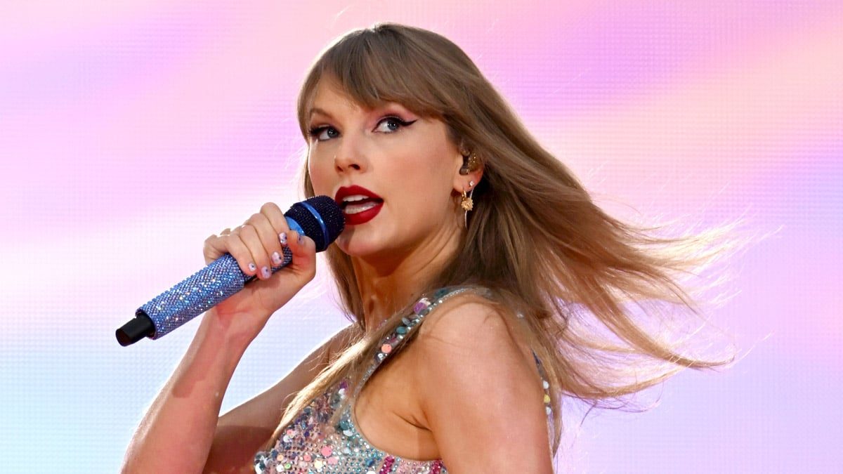 Taylor Swift’s ‘Pink Clouding’ Lyrics Appears to Be About An Ex-Boyfriend She’s Apologizing To – Listen Now!
