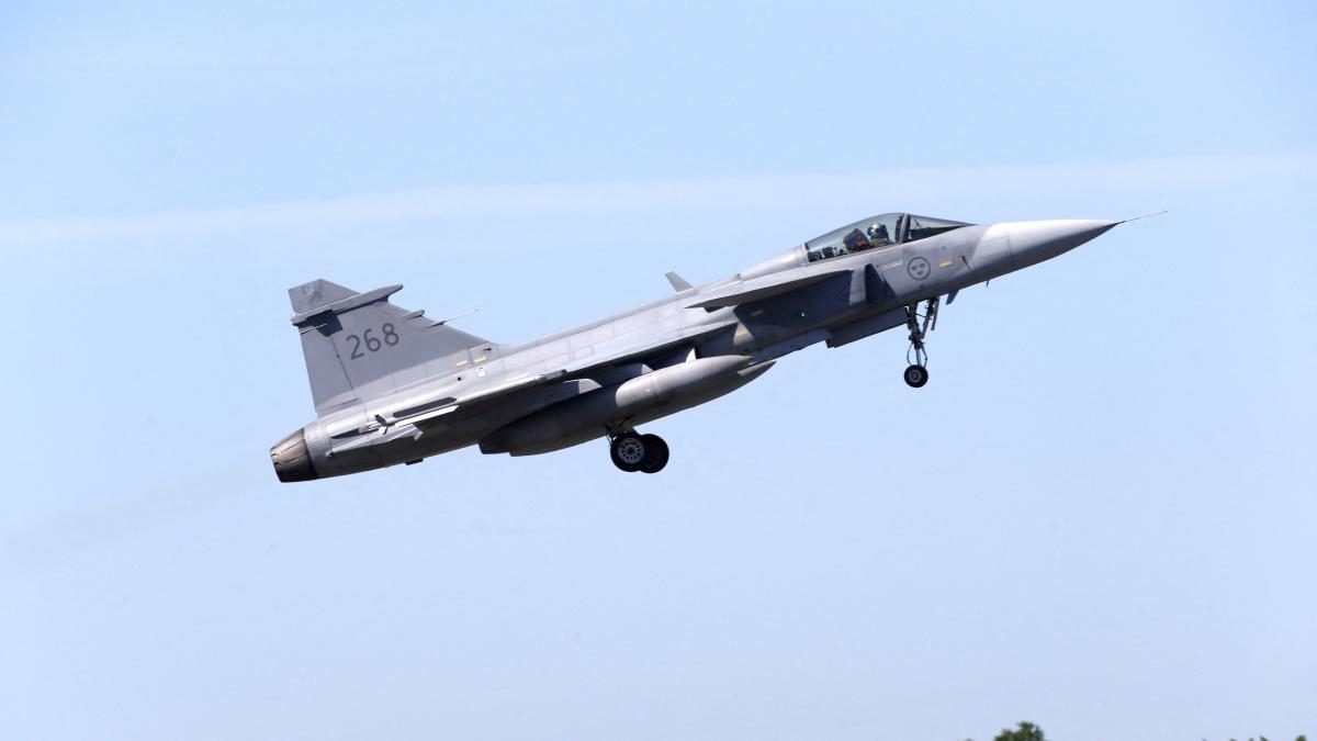 Cazas de Finlandia y Suecia interceptan aviones de guerra rusos sobre el Báltico