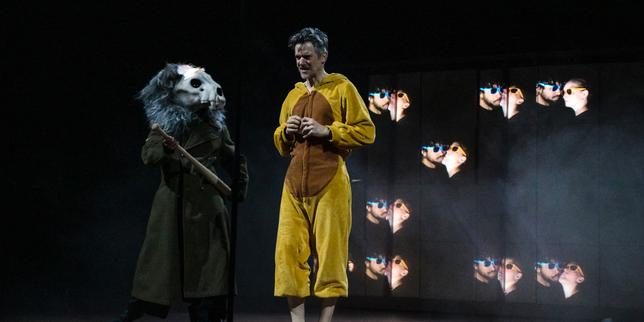 « The Last Hamlet », de Ben Duke, au Théâtre de la Ville-Les Abbesses, un show théâtral, drôle et grave, ironique et fé…