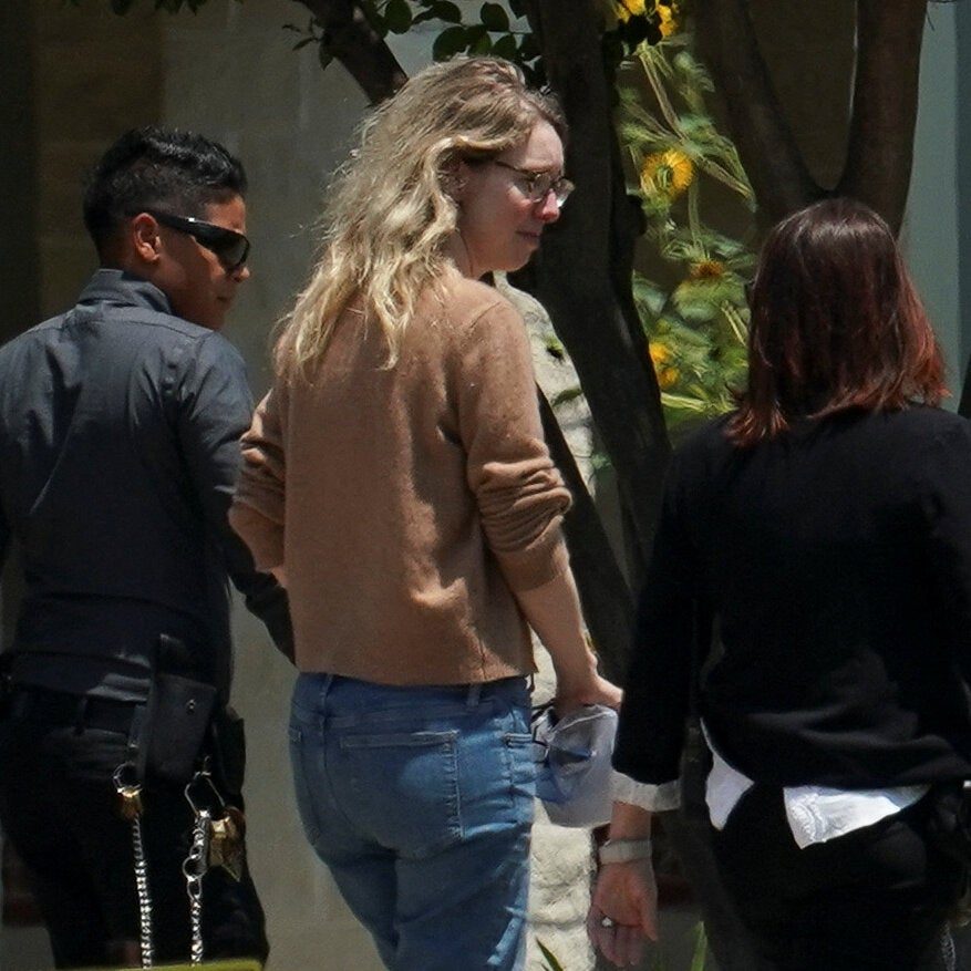 Elizabeth Holmes to Transfer to Halfway House in August 2027