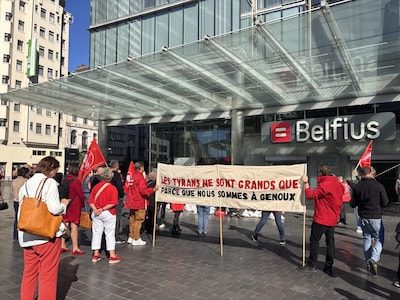 “Belfius nous fait du chantage”: la CGSP manifeste face à la menace d’économies à faire à Molenbeek
