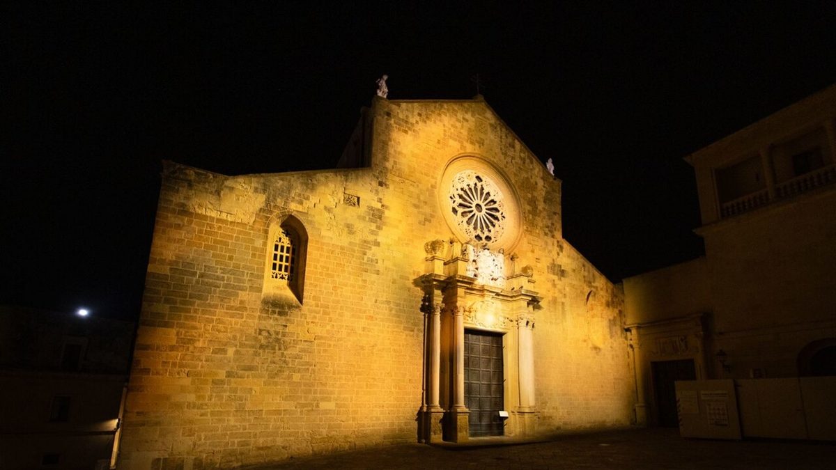 La memoria dei martiri di Otranto diventa uno show immersivo tra pietra e luci