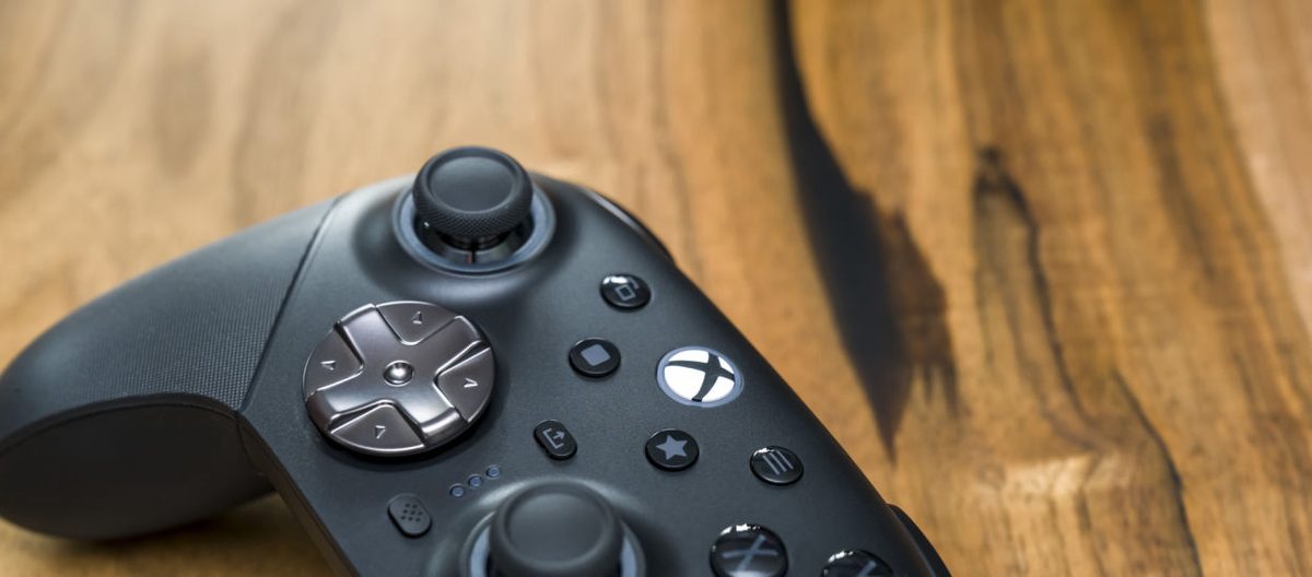 8BitDo Ultimate 3E - recenzja. Świetny gamepad z wymiennymi przyciskami i frustrującą aplikacją