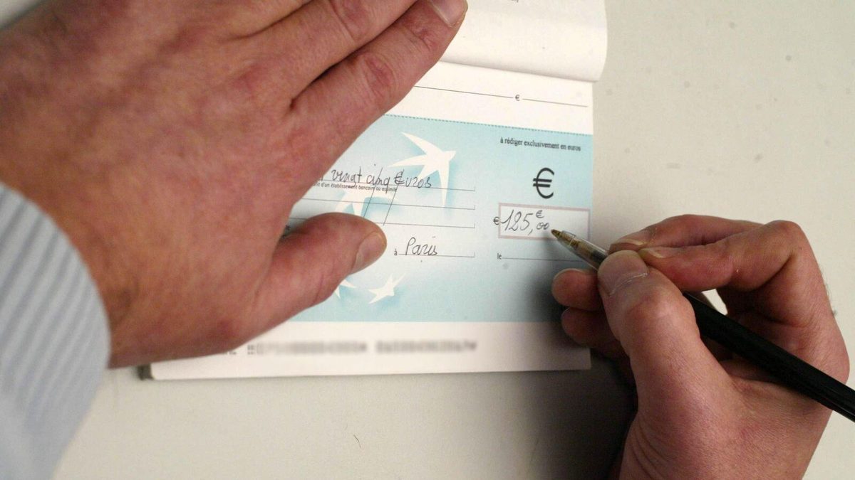 Carrefour, Super U, Leclerc… C’est quoi ces « opérations chèques différés » ?