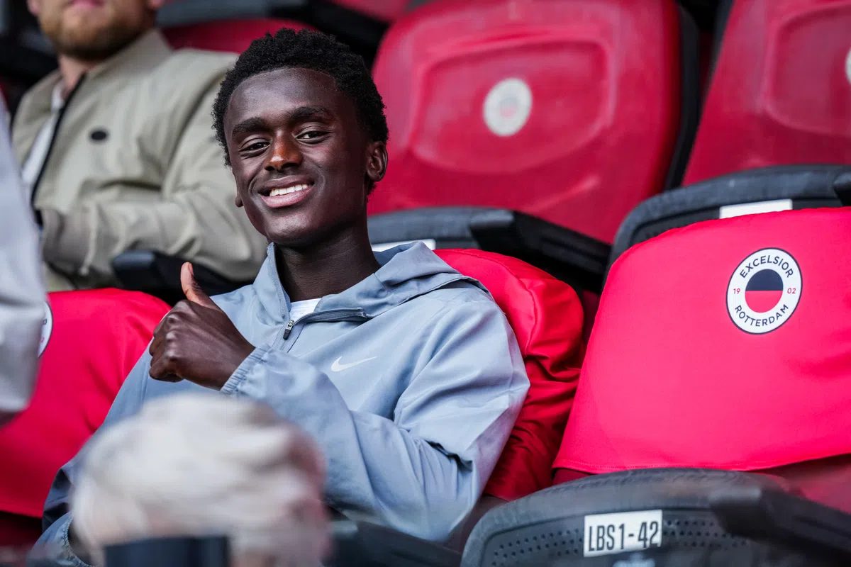 Ayoni Santos maakt KKD-debuut voor Jong PSV