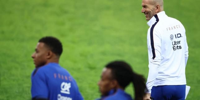Turquie-France : Zinédine Zidane de retour aux affaires après cinq ans d’absence, avec l’envie de façonner l’équipe de…