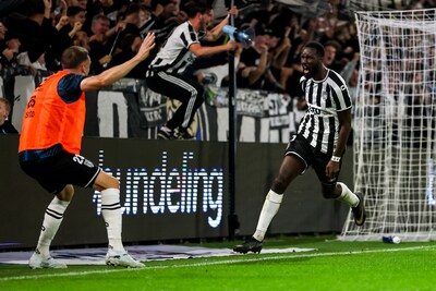 Heracles blijft ondanks goals van tweeling Jong AZ foutloos aan kop in KKD, pijnlijke nederlaag voor MVV