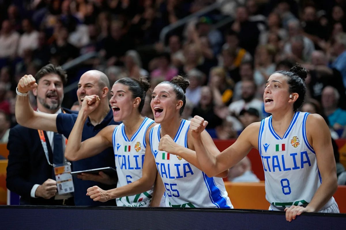 Italy’s upset bid falls short as the US escapes 55-52 in a tense World Cup game