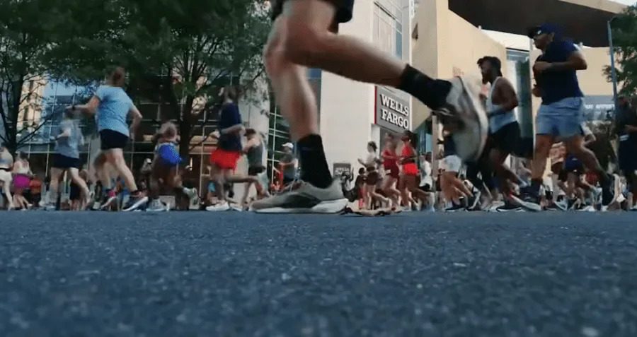 Thousands of runners race around Uptown in annual Around the Crown 10K
