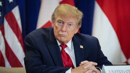(g+) US-Politik: Maga-Anhängerschaft schreckt zurück, weil Trump voll auf KI setzt
