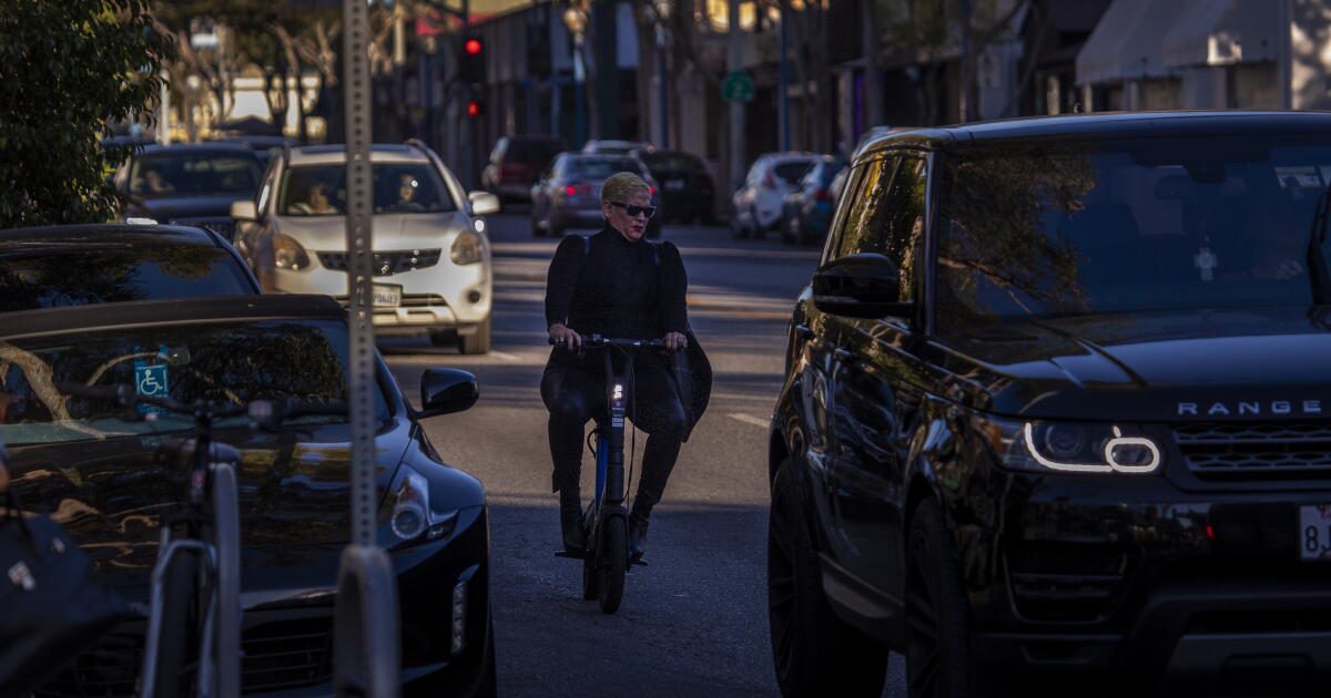 The biggest donor in L.A. mayor's race runs a hedge fund — and wants more bike lanes