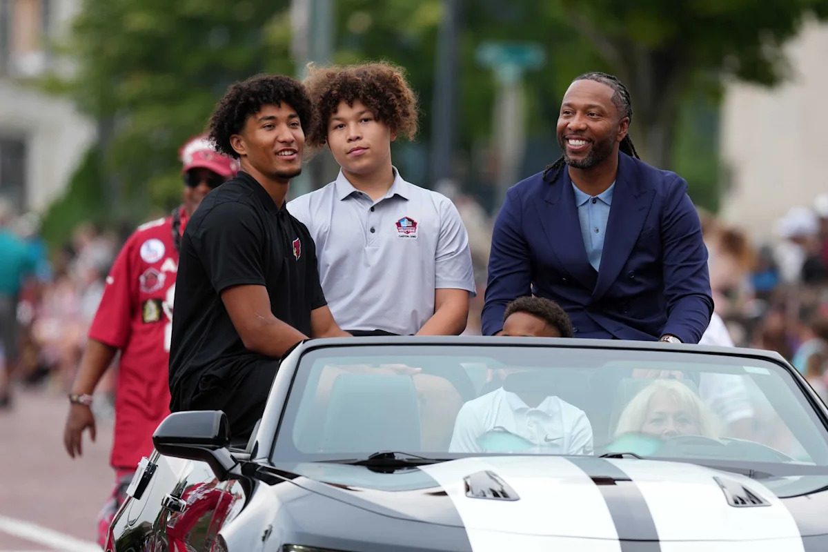 Why is Larry Fitzgerald at Notre Dame game? Pitt legend has son on roster