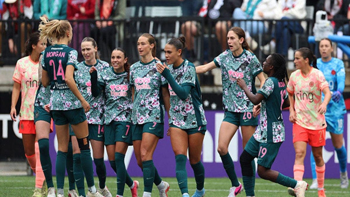 Group of fans kicked out of Portland Thorns NWSL match over pro-women apparel labeled 'transphobic'