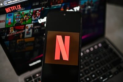 Netflix rolt binnenkort goedkoper abonnement uit in Nederland, maar daar staat wel wat tegenover
