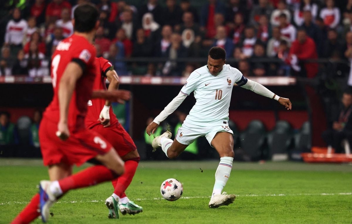 EN DIRECT Turquie - France : Dembélé en pointe, Mbappé à gauche, la première compo de Zizou est là... Suivez le match a…