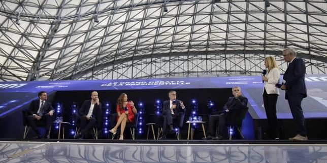 Présidentielle 2027 : à Marseille, un « grand débat » sur l’IA sans grande surprise et avec peu de candidats