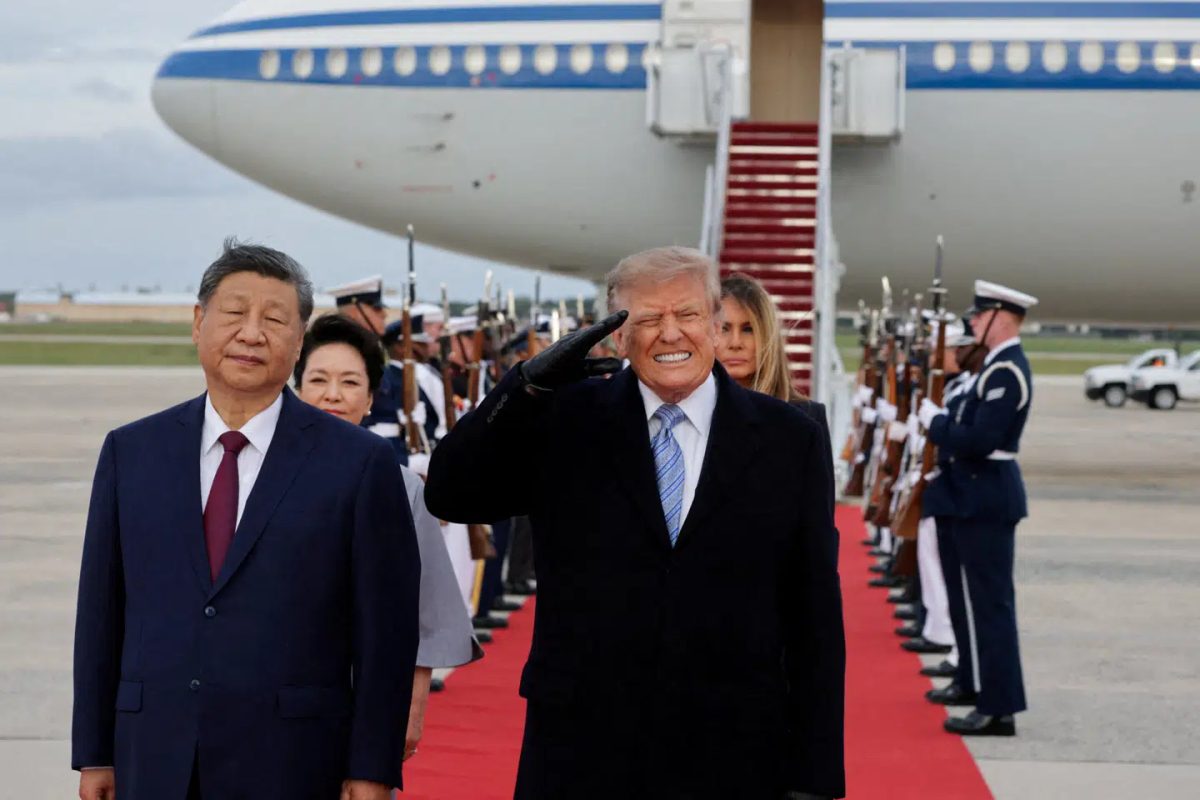 Trump deler manipuleret foto af møde med Xi Jinping