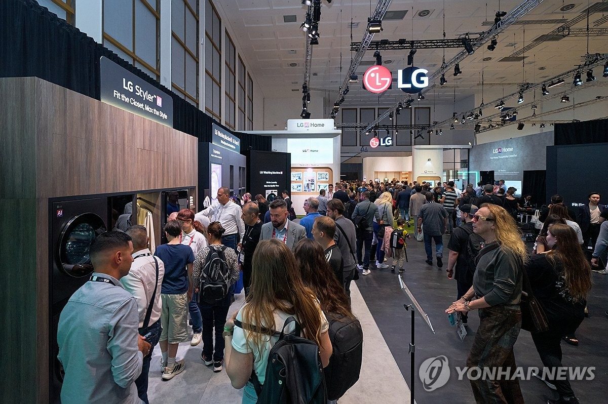 [특징주] LG전자, 로봇 부품 수주 기대감에 9%대 급등