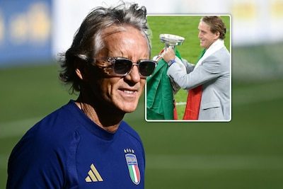 Hij vertrok eerder met een nachtelijke e-mail vanuit Mykonos, nu is Roberto Mancini terug bij de Squadra: “Ik heb er sp…