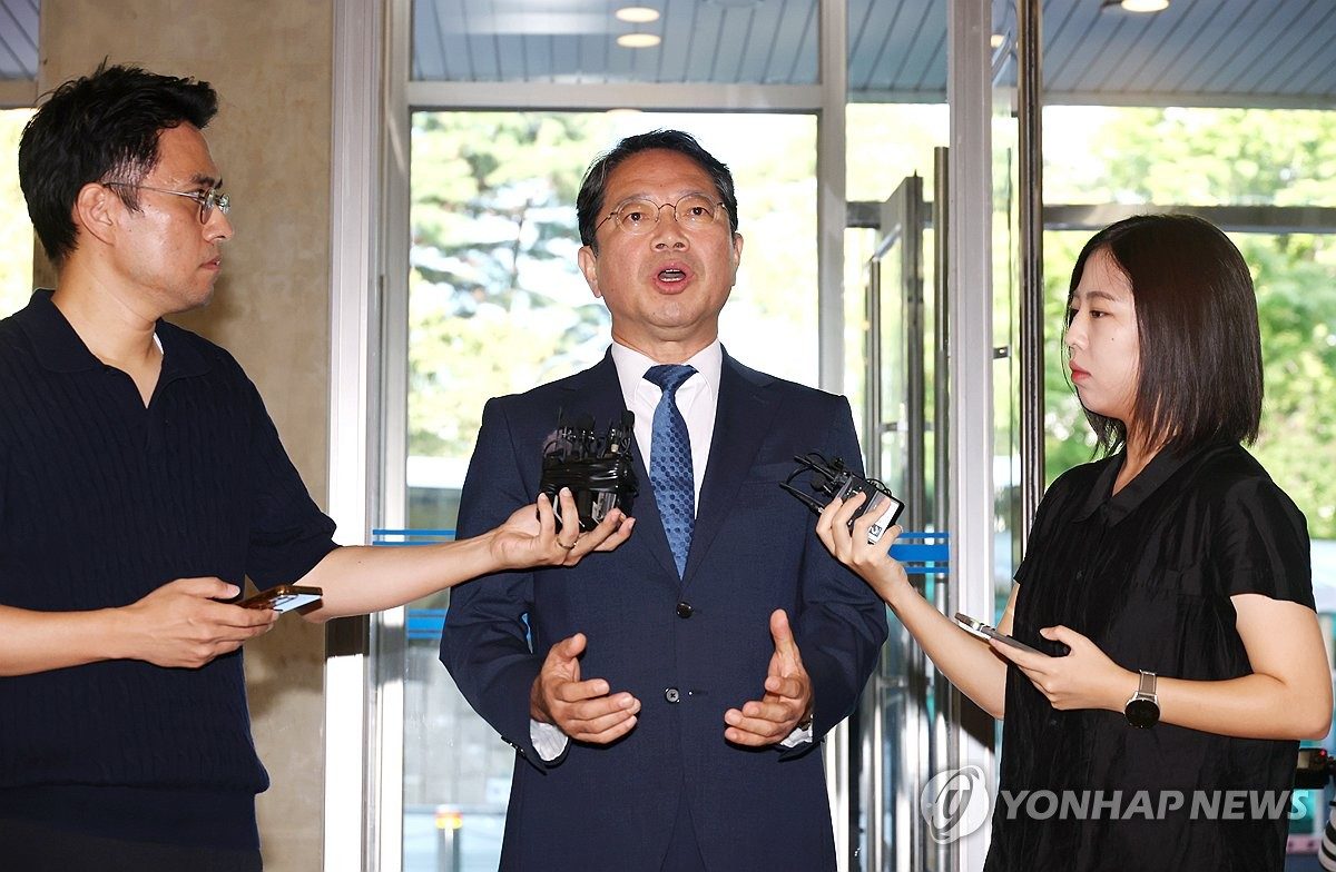 [속보] 김승원 법무 후보자 "임상 승인 민원 전달, 신중하게 했어야"