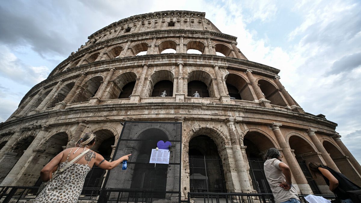 Giuli annuncia la riapertura del Colosseo, sindacati contro i subappalti