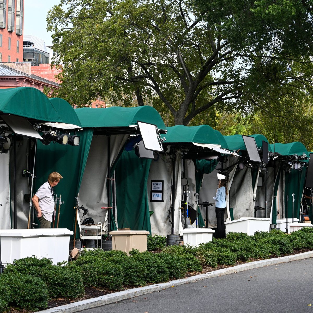 CNN and CBS Will Resume White House Coverage After Standoff