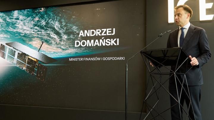 Domański: współczesne bezpieczeństwo buduje się na orbicie