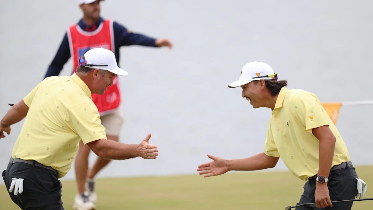 Internationals power to Friday sweep of U.S. team in Presidents Cup