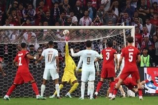 Turquie - France. Les notes des Bleus : Maignan a maintenu le navire à flot