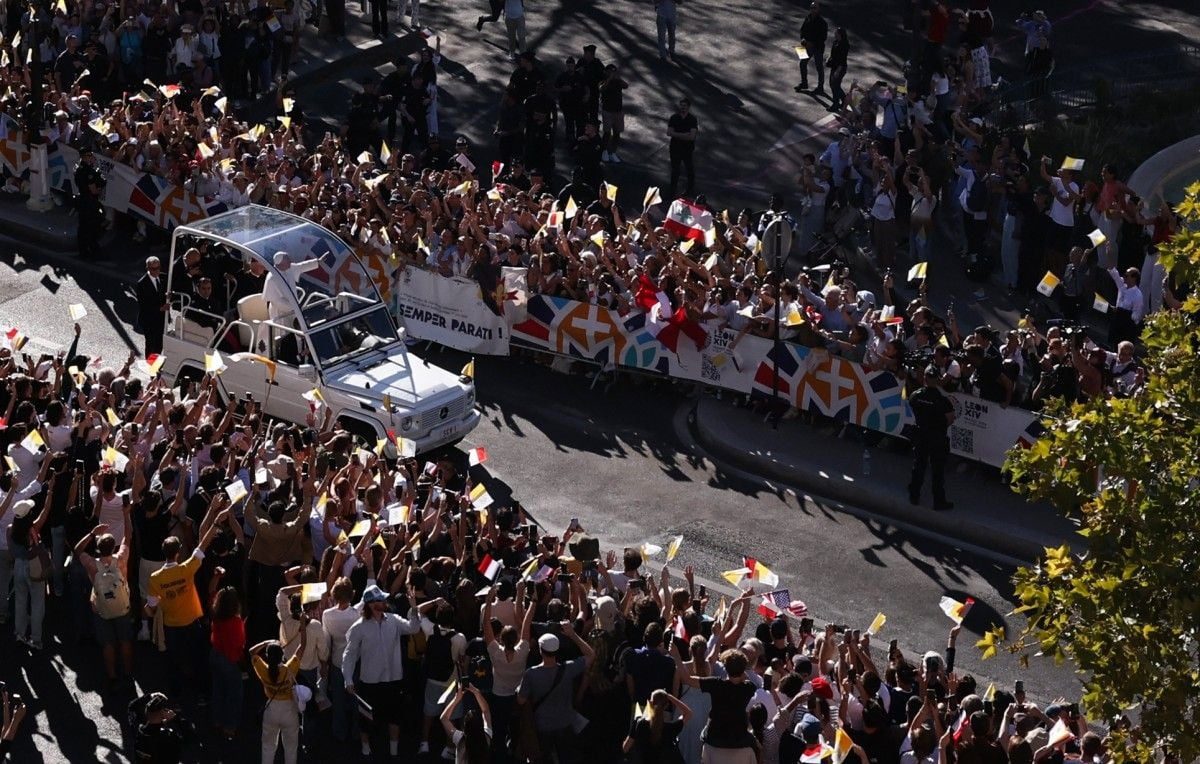 Les images fortes de la visite du pape Léon XIV en France