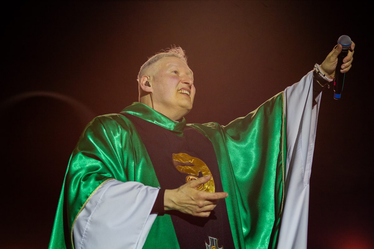 Padre Marcelo Rossi reúne milhares de pessoas em corrente de oração no Hallel e confirma retorno para 2027