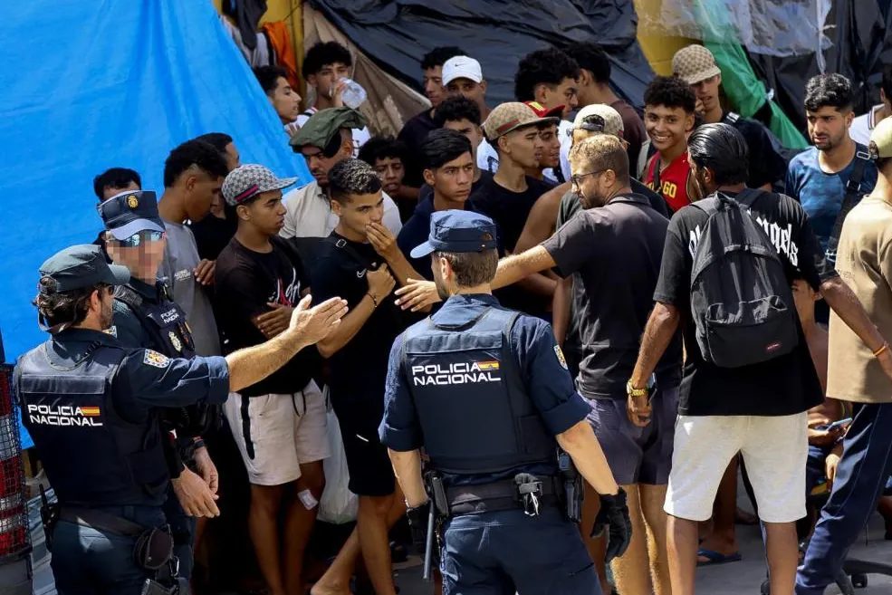 Detenido en Ceuta un condenado por yihadismo que tenía prohibido entrar en España y que pudo acceder tras la avalancha