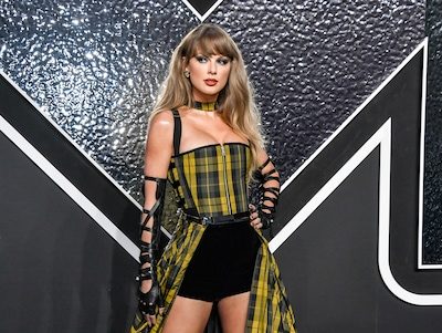 Taylor Swift lost vier nieuwe nummers en zingt over echtgenoot Travis Kelce én ex-vriend Joe Alwyn