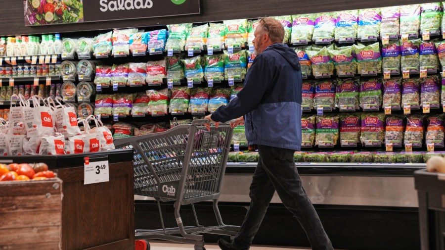 Consumer confidence hits 4-month low