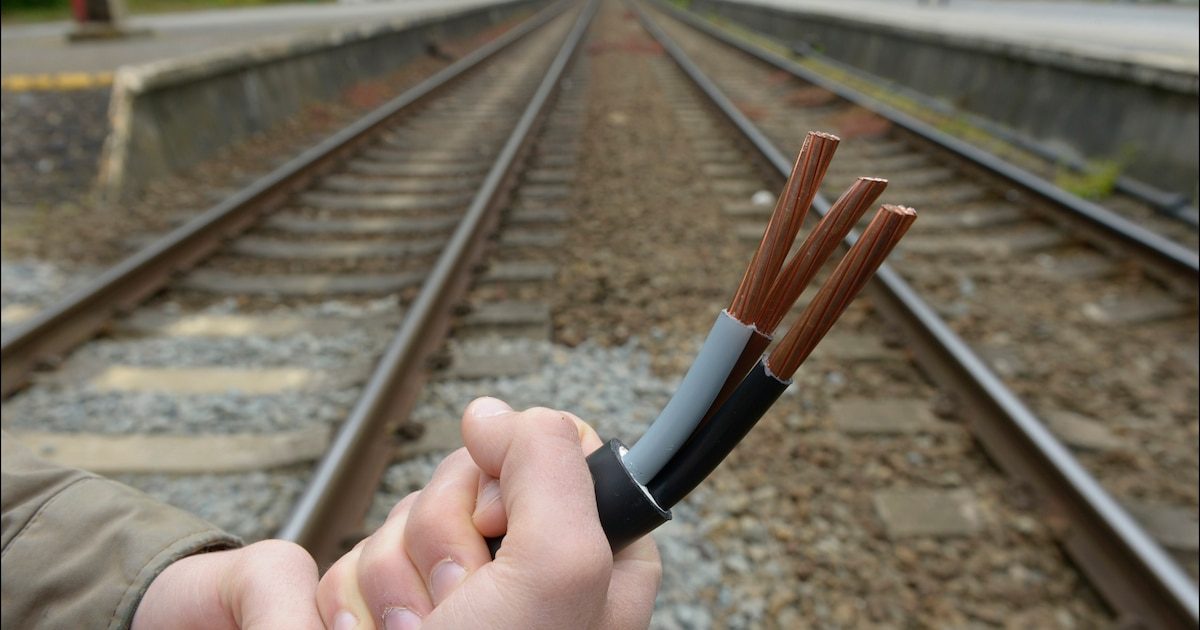 Vol de câbles sur la voie ferrée : pas de clémence pour un Carolo, condamné à 4 ans de prison ferme