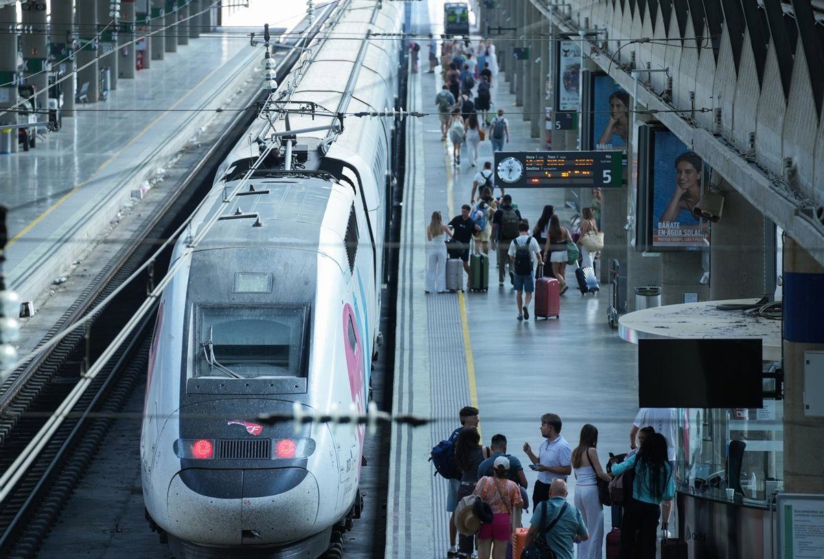 Renfe investiga un ciberataque a sistemas de Adif que afecta a datos privados, pero no DNIs o métodos de pago