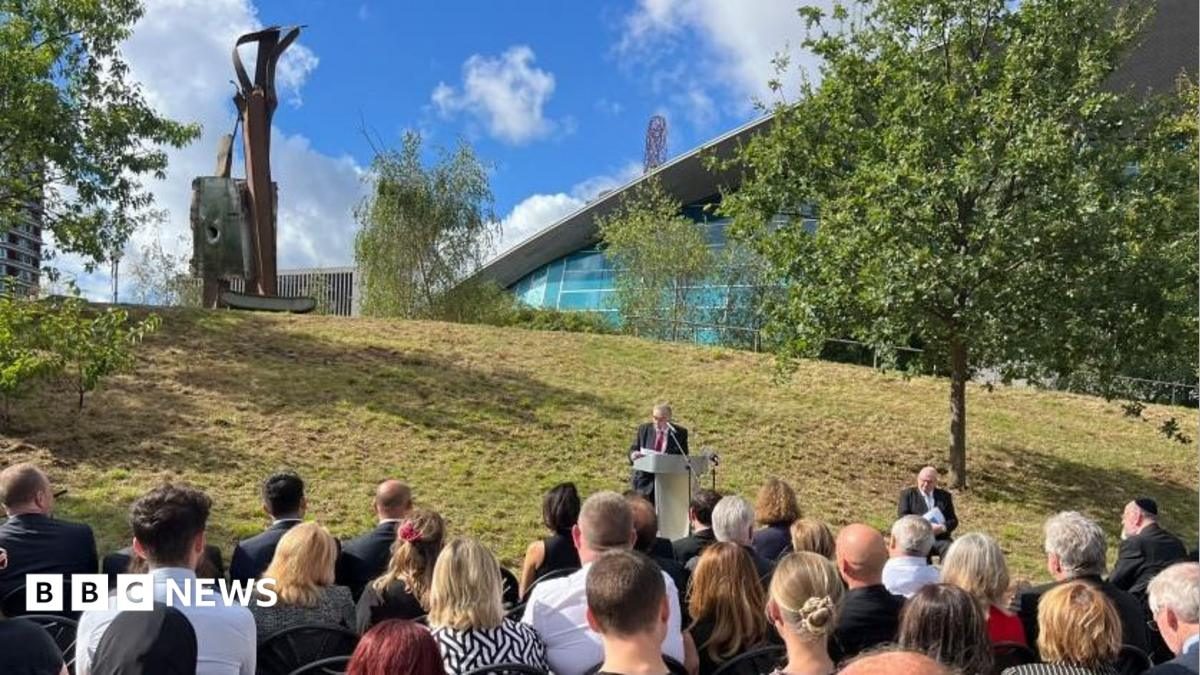 British survivors and family members mark 25th anniversary of 9/11