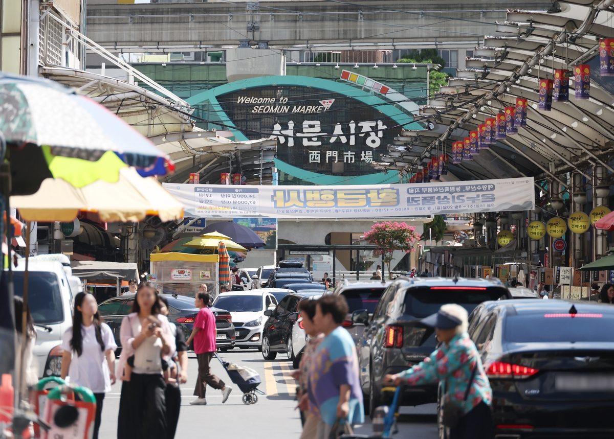 [르포] 추석연휴 10여일 앞둔 대구 서문시장…상인들 "예전 대목만 못해"