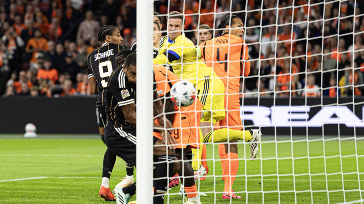'Dan is het belachelijk dat goal Van Dijk is afgekeurd'