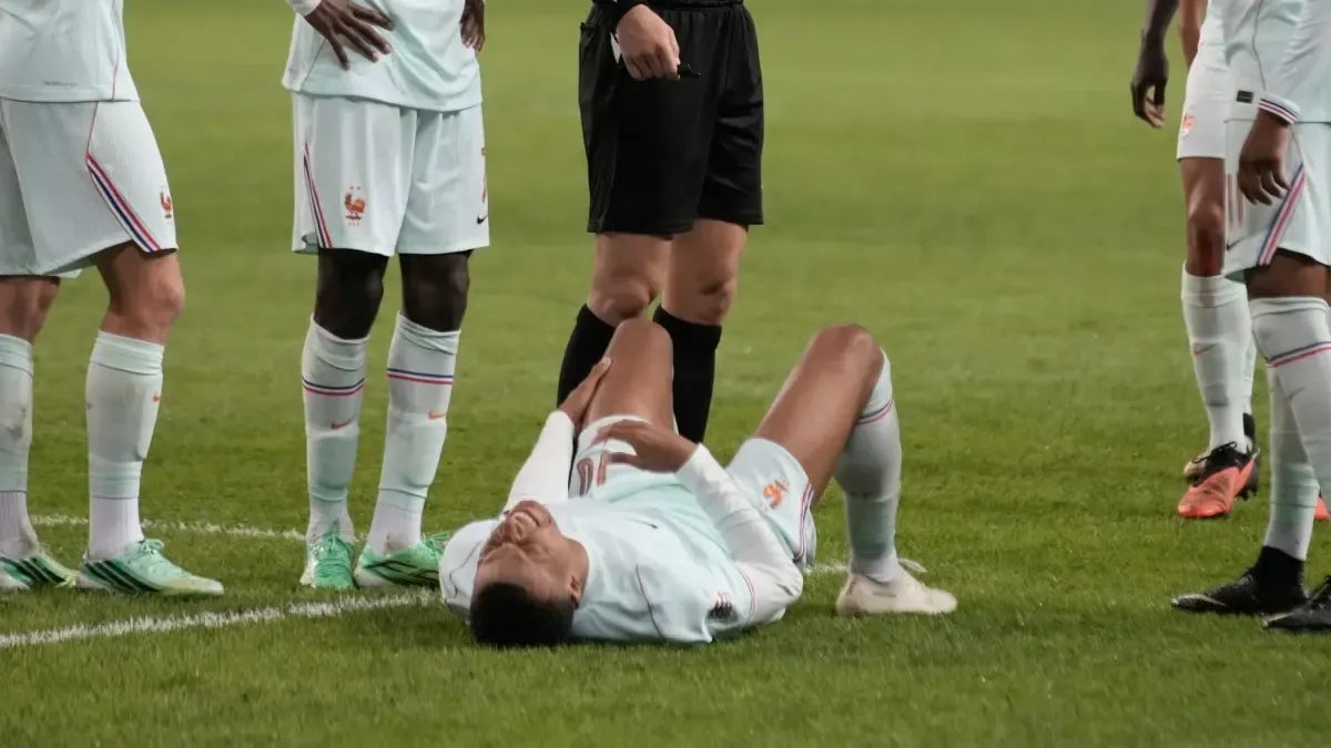 Mbappé da el primer triunfo a Zidane y después se lesiona
