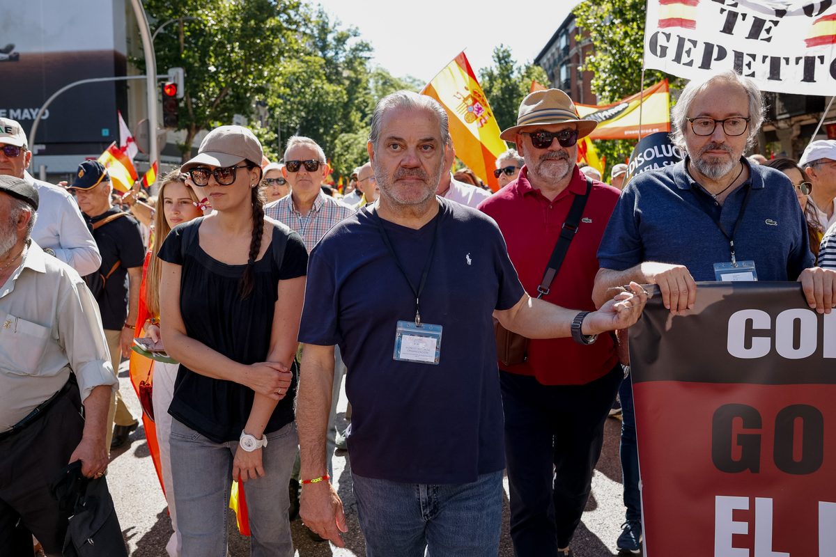 Qué es Sociedad Civil Española: así es la red derechista tras la manifestación “ciudadana” para juzgar a Sánchez por “t…