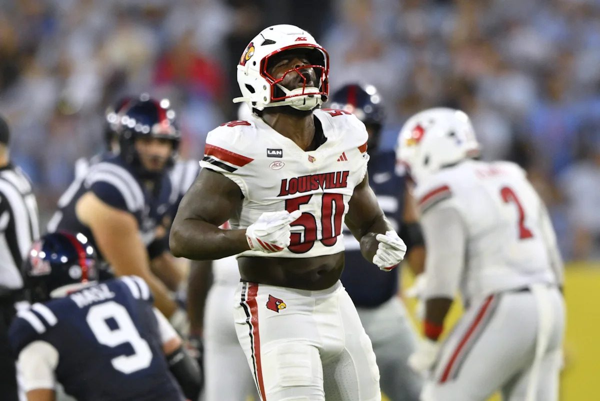 How to watch Villanova vs Louisville: College football live stream, TV channel
