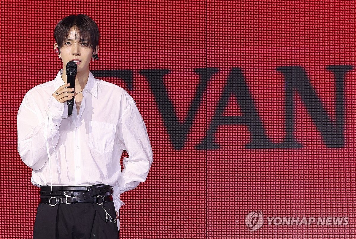 에반 "엔하이픈 빌보드 정상 자랑스러워, 탈퇴 우려 알아"