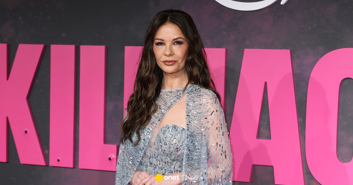 57-letnia Catherine Zeta-Jones olśniła na premierze. Postawiła na transparentną kreację