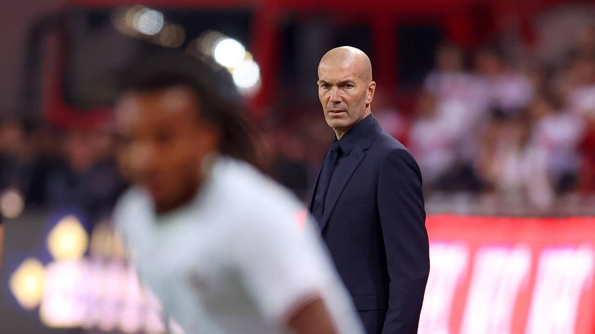 Frankreich gewinnt bei Zidane-Debüt - Sorgen um Mbappe