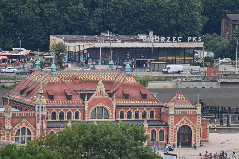Dworzec PKS w Gdańsku bez ochrony konserwatorskiej. Inwestor chce go wyburzyć