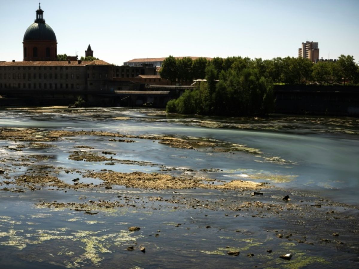 Sécheresse : la Garonne en "crise" en amont de Toulouse, niveau d'alerte inédit