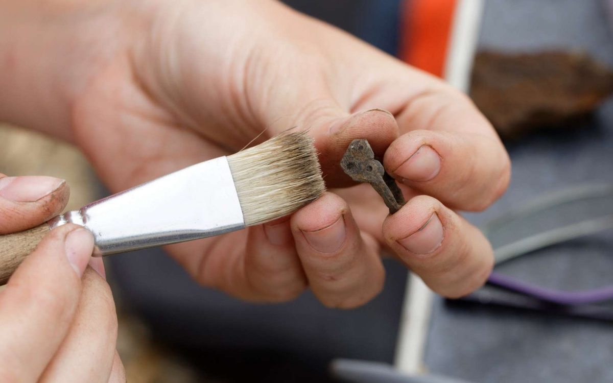 Ces bijoux retrouvés dans des tombes grecques contiennent un métal qui ne vient pas de la Terre