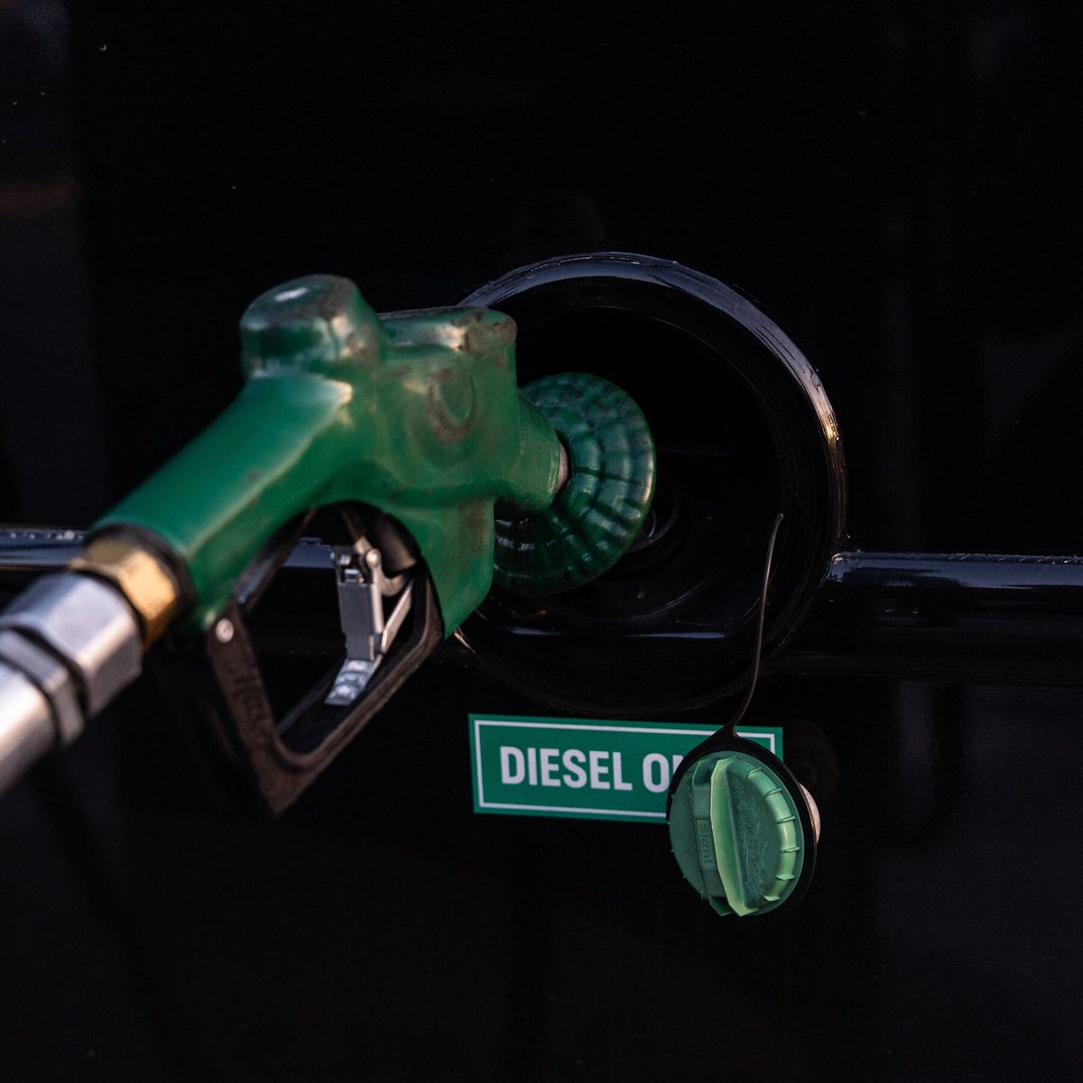 Diesel Jumps Above $6 a Gallon, Adding to Inflation Pressure