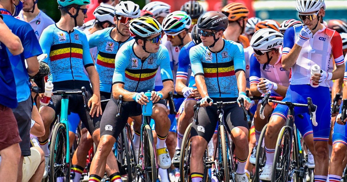 Mondiaux de cyclisme: sans oreillettes, les Belges ont trouvé un moyen astucieux de communiquer en course, "Nous essayo…